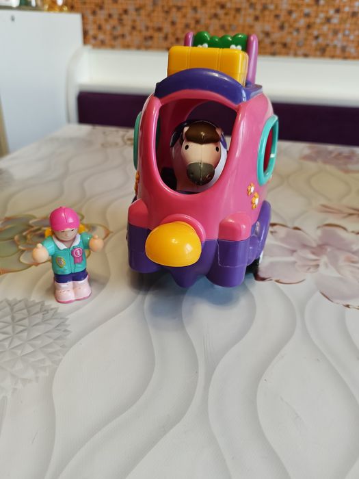 Развивающие игрушки для малышей.