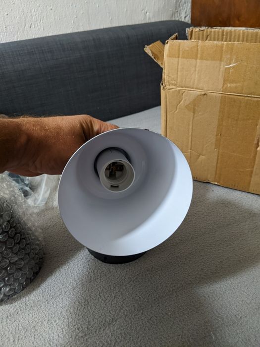 De vânzare două aplici