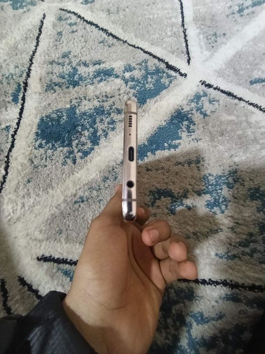Samsung S10 5G  holati orta
