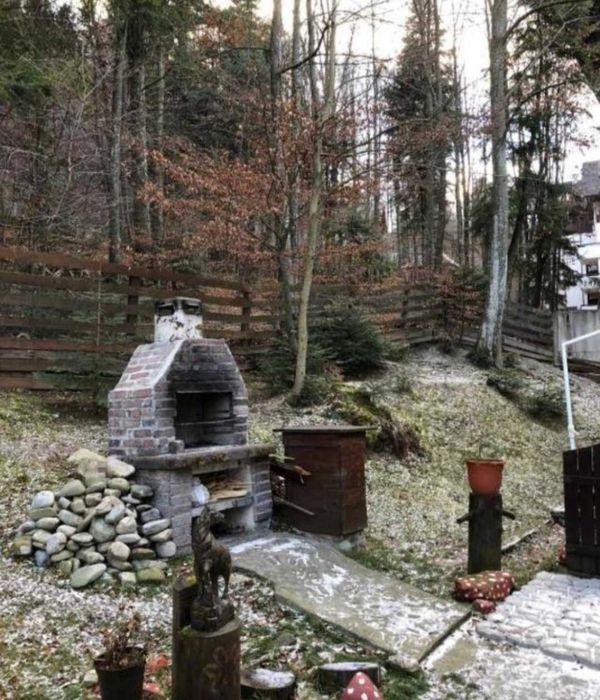 Inchiriez apartament 3 camere Sinaia ,Zona Ultracentrala