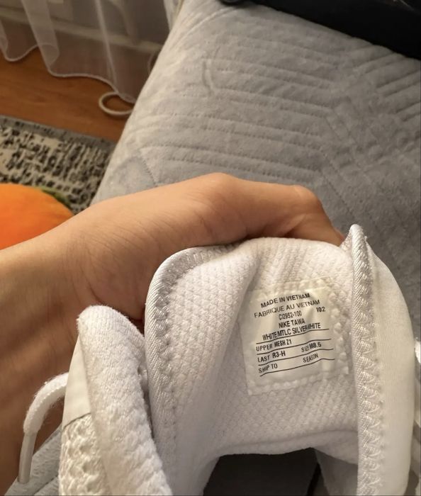 продам nike tawa