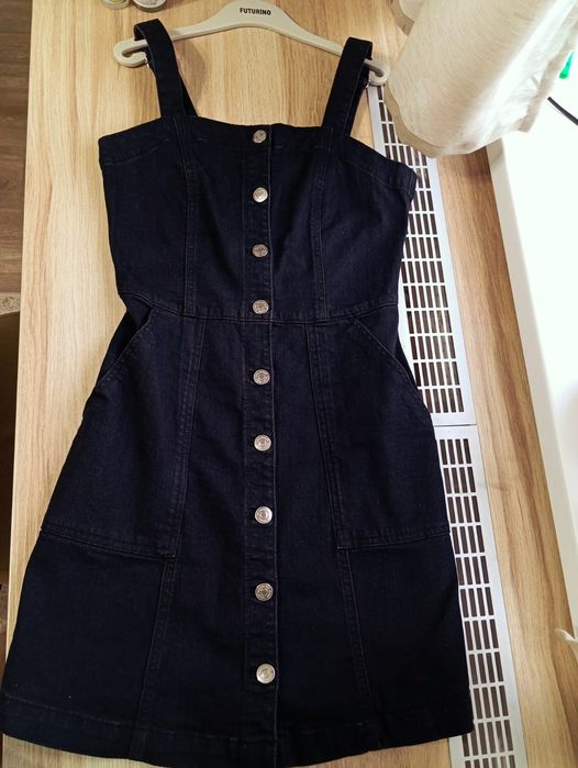 Срочно продам сарафан школьный