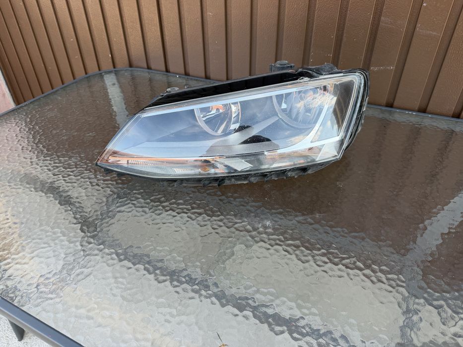 Far stanga vw jetta