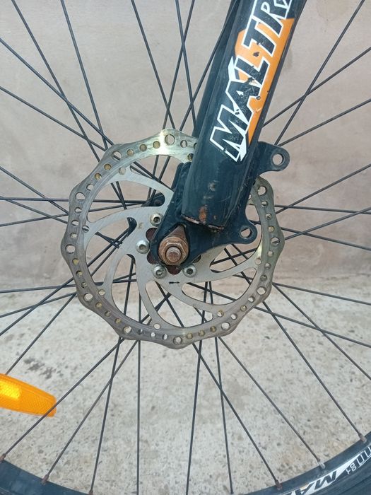 Bicicletă 26 inch, perfect funcțională + piese schimb