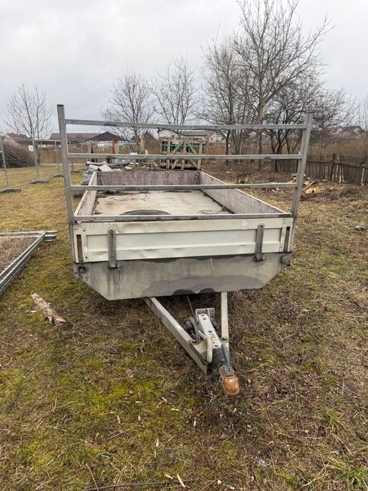 Vând remorcă în stare excelentă.