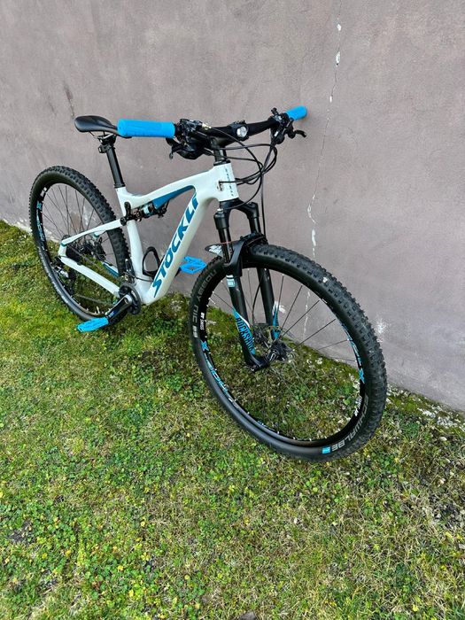 Vand bicicleta stockli carbon full suspension