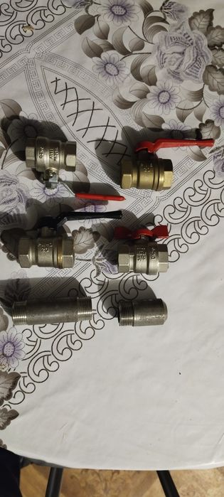 Продам сантехнические краны