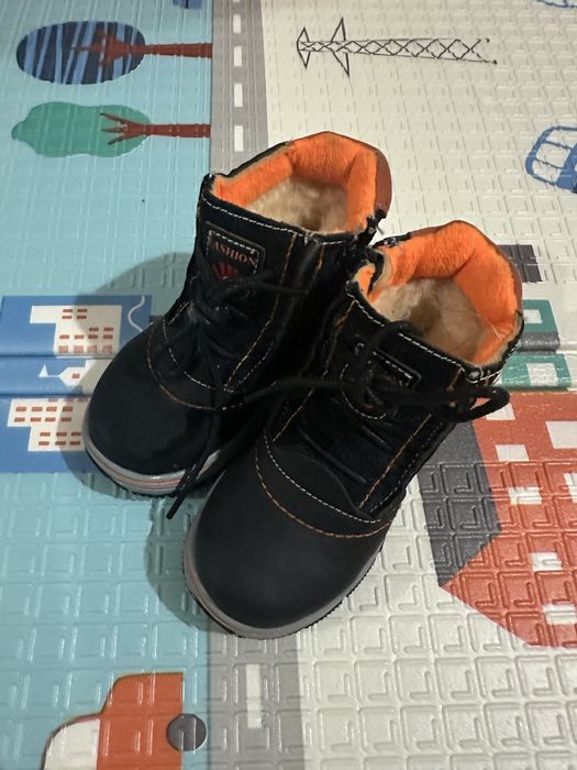 Продам ботиночки зима на мальчика