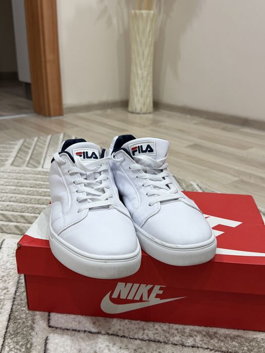 Обувки на Fila Бели