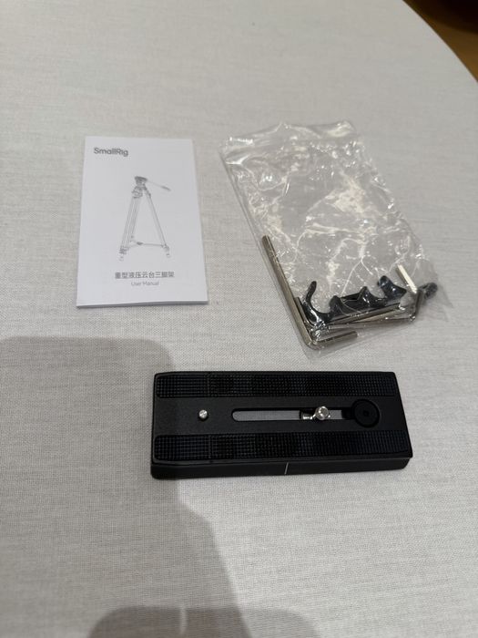 Trepied SmallRig Heavy-Duty cu Cap Fluid 186 cm;