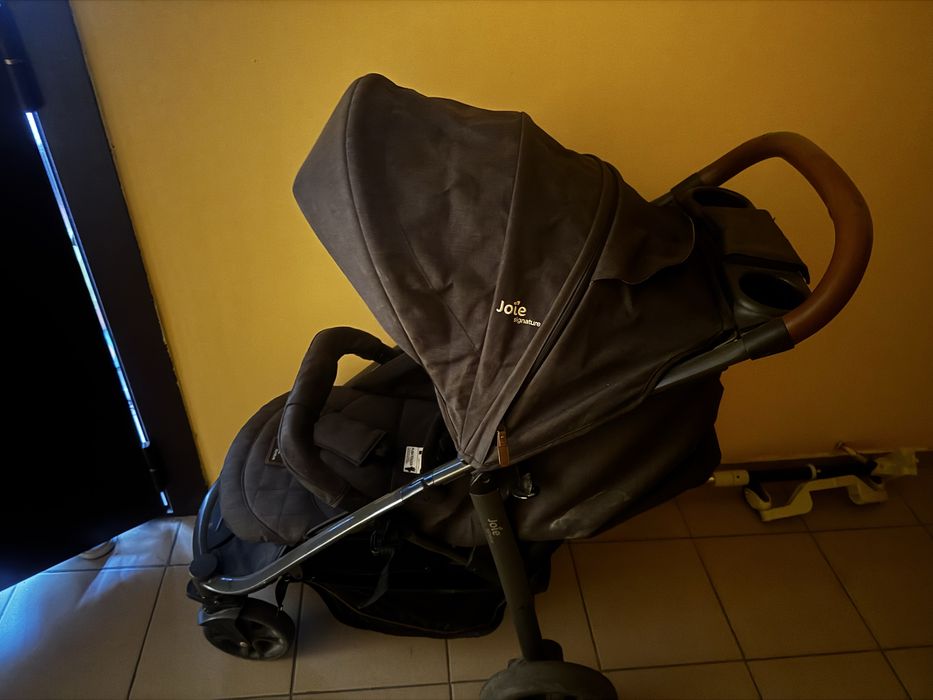 Коляска детская Joie