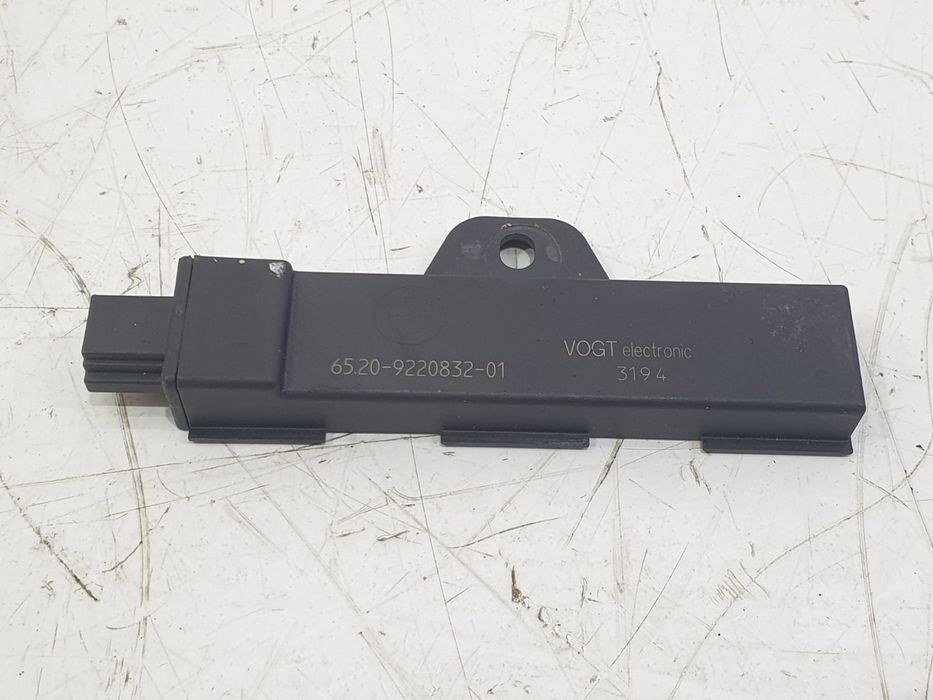 Amplificator antena 65209220832 BMW Seria 7 F01/F02 (2008 - 2012) 3.0 d n57
