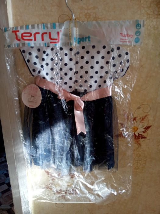 Оригинальное , фирменное платье для принцессы