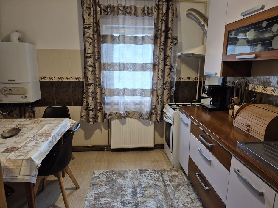 Ofer spre închiriere apartament 2 camere