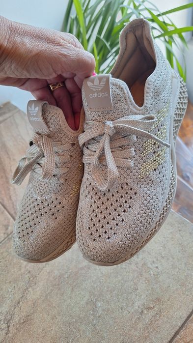 Skechers Adidas dama