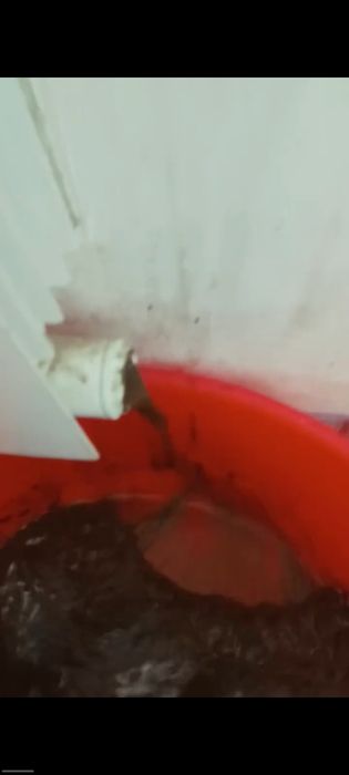 Santexnik tyopli pol batareya sistemalarni yuvish