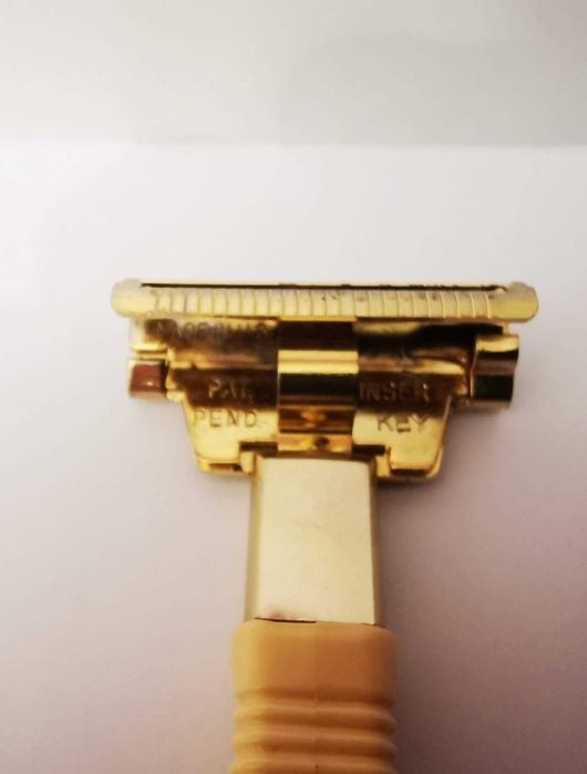 Aparat de barbierit clasic PAL Injectomatic de tip injector (Schick)