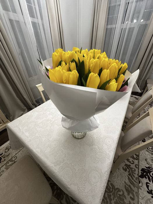 Цветы тюльпаны свежие