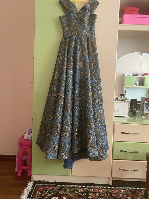 Вечерная платье для женшинам.