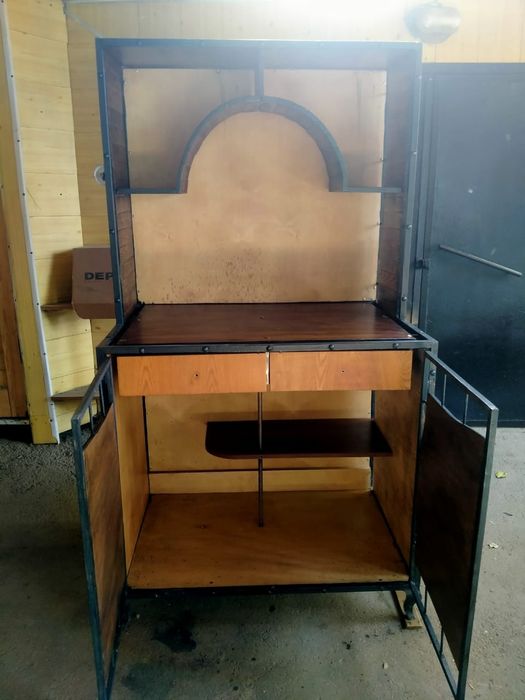 Шкаф "винный погребок"