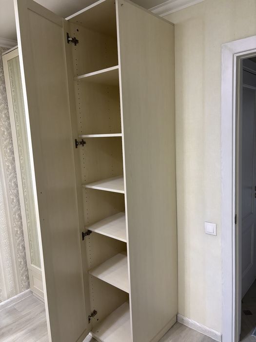 Шкаф на ваше усматрение куда ставить