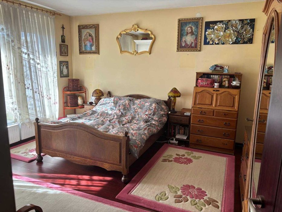 Casa parter 4 camere| 577 mp teren|panouri fotovoltaice|str. Izvorului