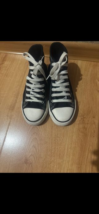 Кеды на девочку в хорошем состоянии