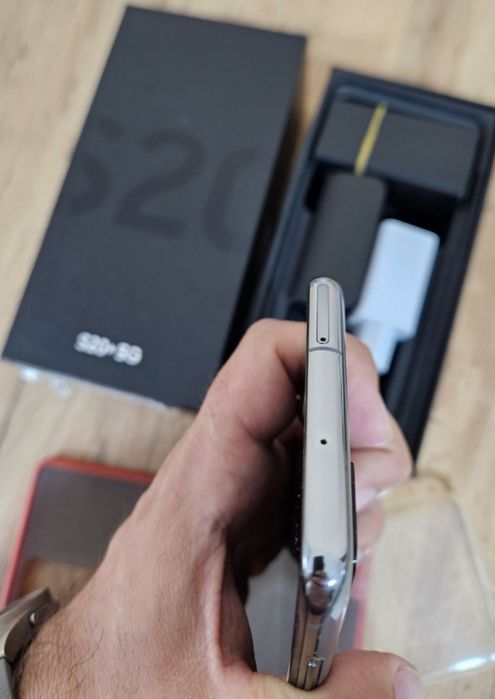 Samsung Galaxy S20 Plus/ 128GB/ 8GB RAM/ IMPECABIL