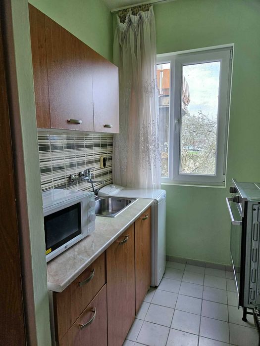 Дава се под наем Едностаен апартамент в Пловдив, Тракия - 38 кв.м за 298.86 € - Снимка #2