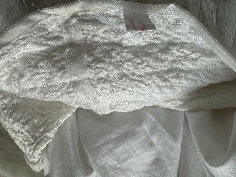 Продам дизайнерское платье на 5-7 лет