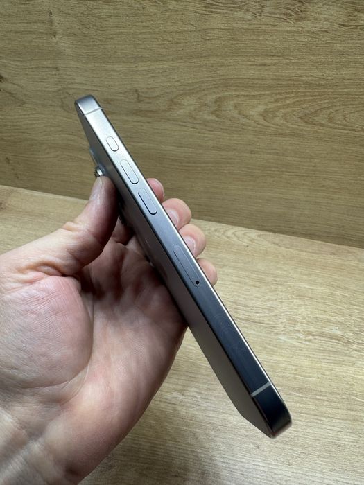 iPhone 16 PRO 256Gb Natural titanium 93% batery life