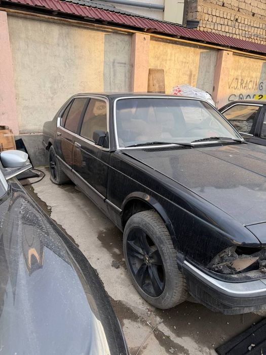 Продам авто  BMW E23