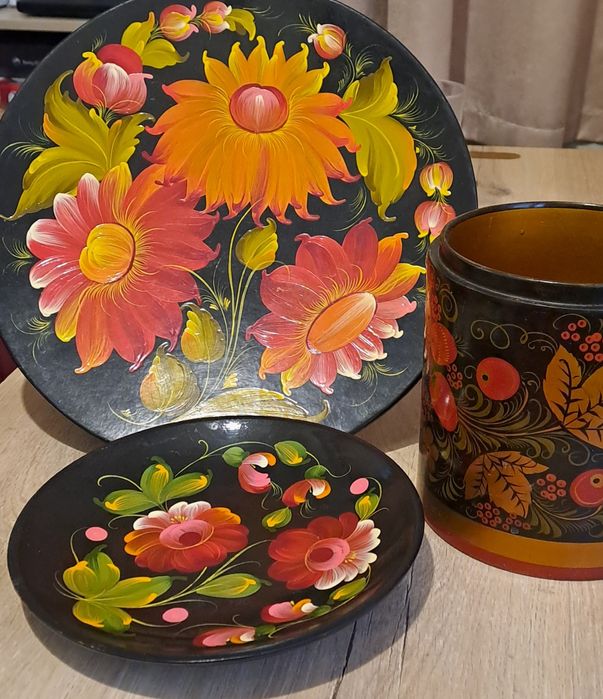 Хохлома.Ръчно рисувани авторски съдове.