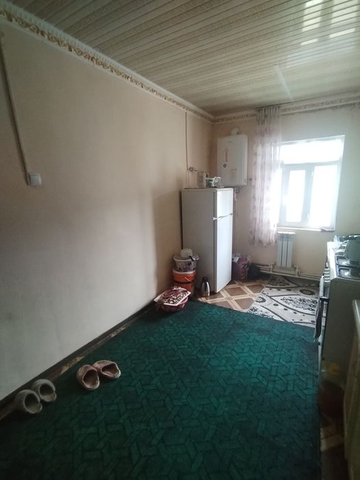 Hovlili Uy sotiladi 8 sotix.