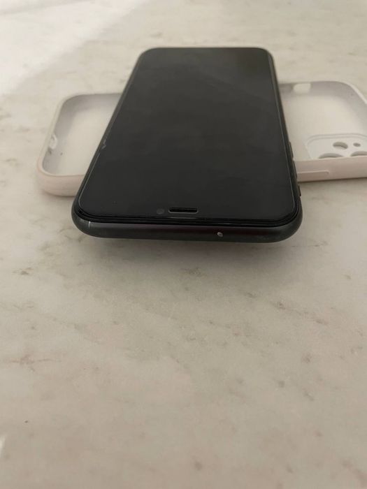 Продам Iphone 11