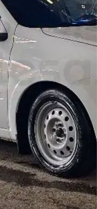 Продам комплект с зимней и летней резиной