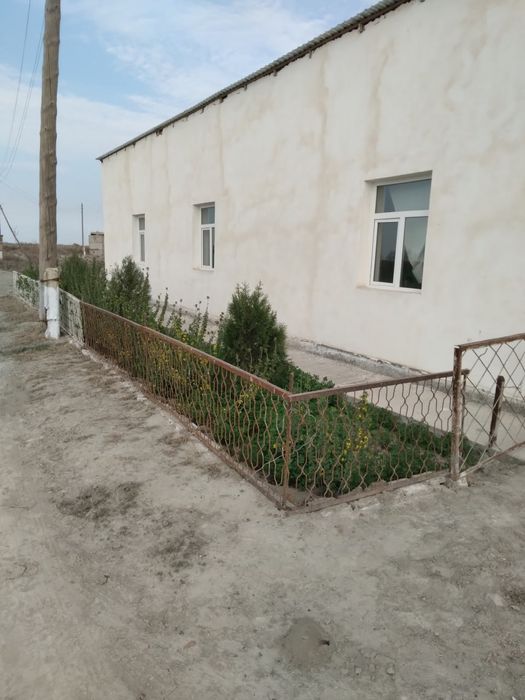 Бино 80 сотих сотилади (нархи 1 сотих учун)