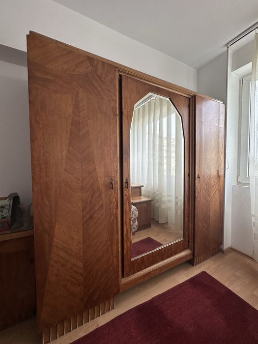 Mobilier dormitor din lemn de lămâi – dulap, pat, oglindă și bufet