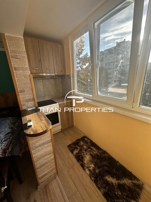 Дава се под наем Тристаен апартамент в Бургас, Изгрев - 80 кв.м за 382.5 € - Снимка #2