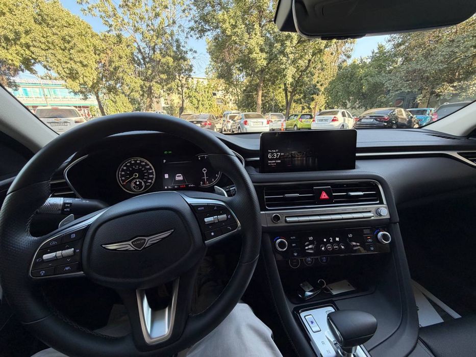 Genesis G70.