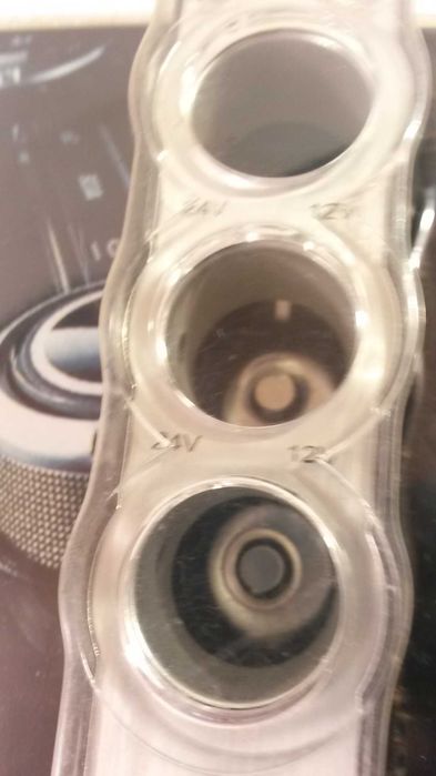 Контакт/зарядно за автомобил USB & Triple Socket IN-CAR