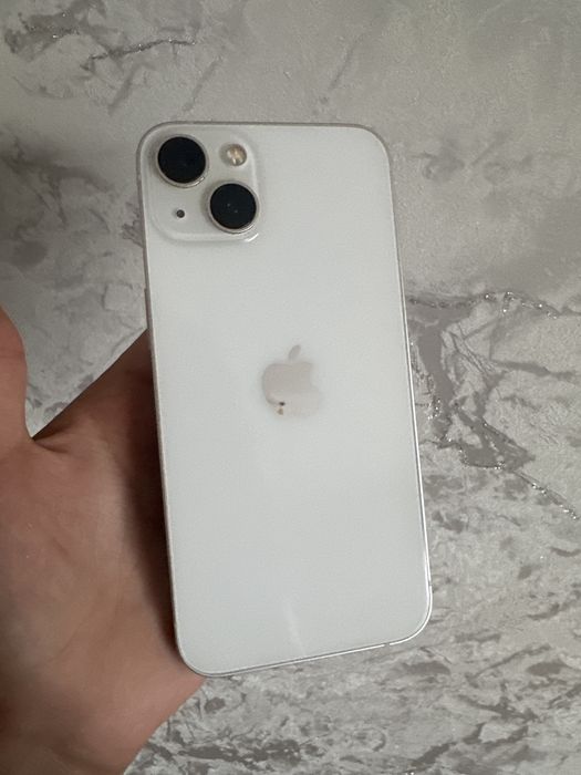 Продам  iPhone 13 в классическом белом цвете