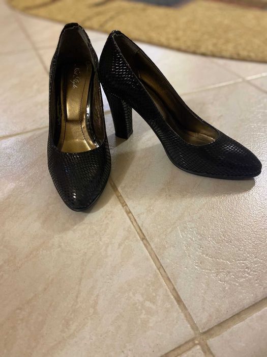 Pantofi cu toc, piele naturala