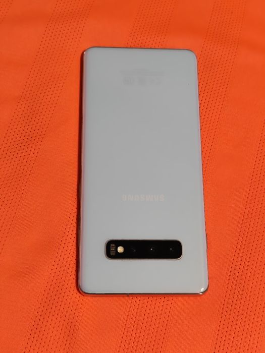 Samsung S10 Plus 128 gb Ram 8 android 12