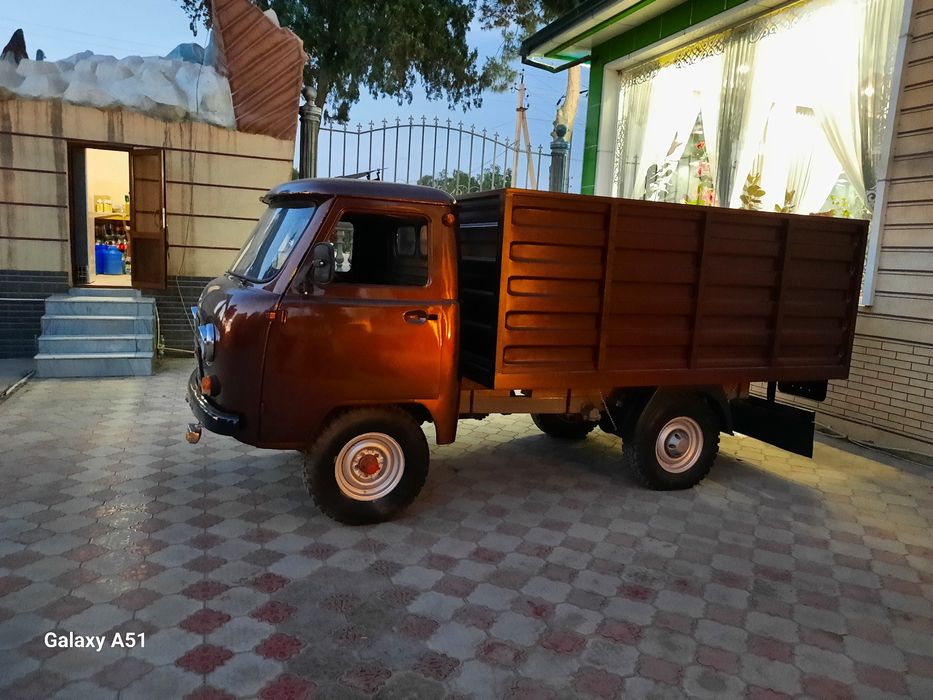 Uaz bartavoy 3303 rusumi,raqami 75/074,1987 yili