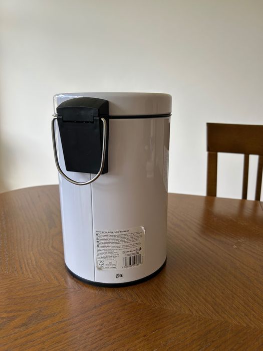 Ведро для мусора с педалью