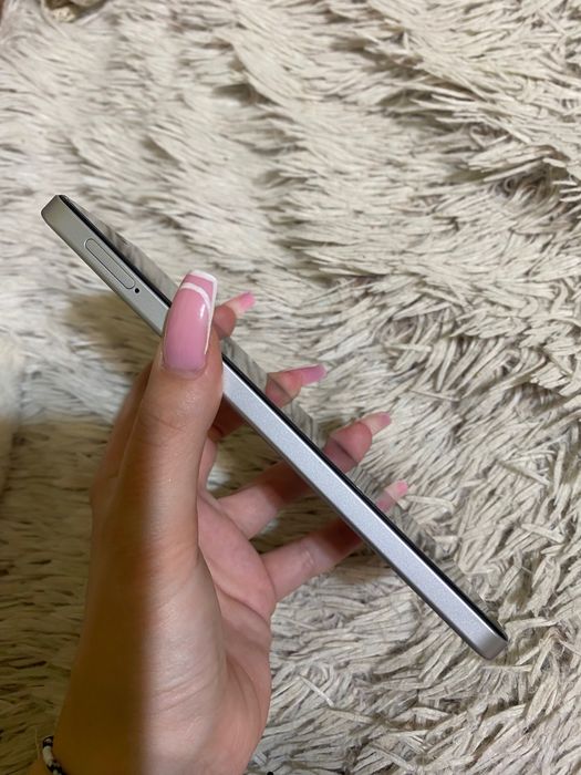 Телефон OPPO 5G 5A