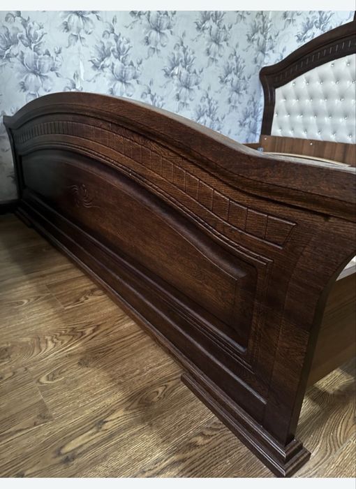 Продам кровать из дерева