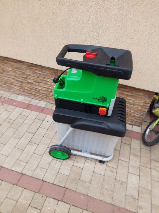 Tocător crengi/ fructe, resturi vegetale