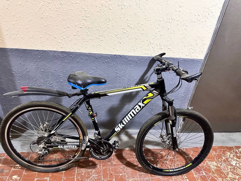 Продам велик хороший состояние звоните